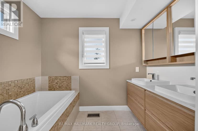 1559 Queensdale Avenue — photo 30 of 40