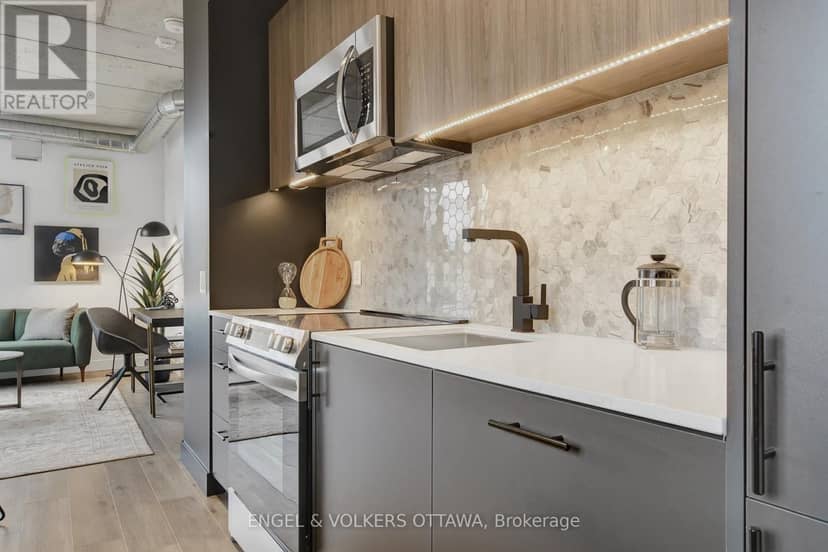 405 - 10 James Street — photo 11 of 40