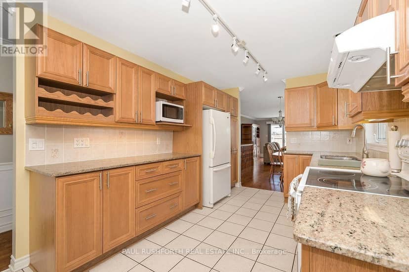 1025 Valin Street — photo 15 of 32