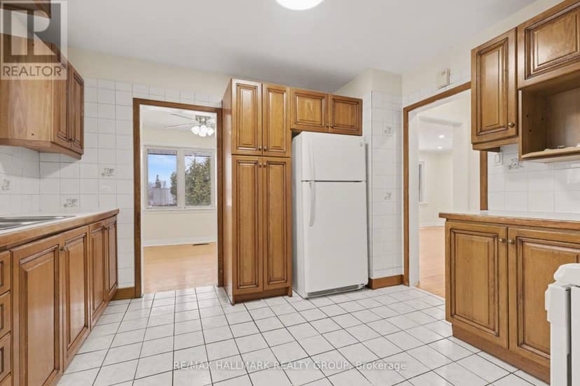 1299 Evans Boulevard — photo 14 of 31