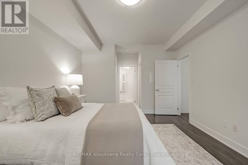 102 - 128 Garden Drive — photo 16 of 32