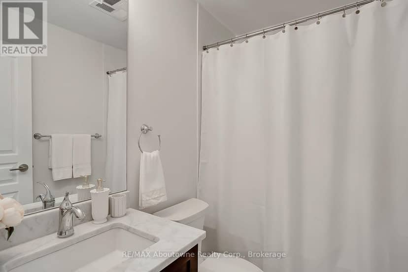 102 - 128 Garden Drive — photo 17 of 32