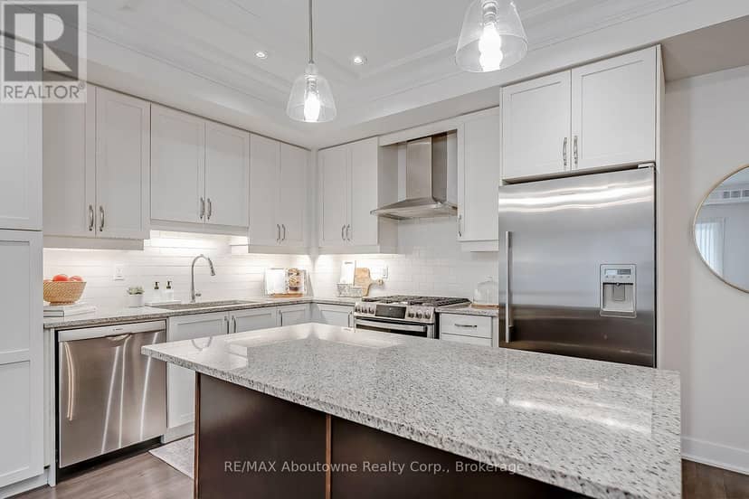102 - 128 Garden Drive, Oakville, photo 6