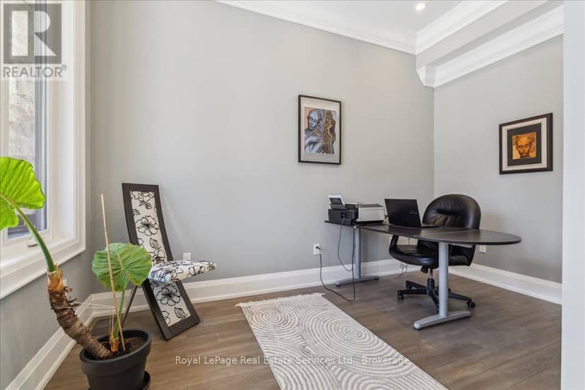 1211 Pinegrove Road — photo 4 of 37