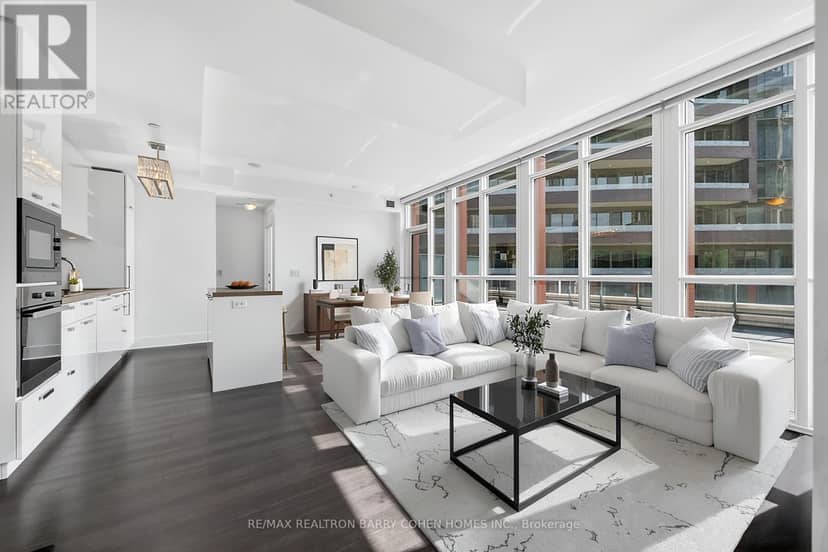 303 - 32 Davenport Road — photo 4 of 27