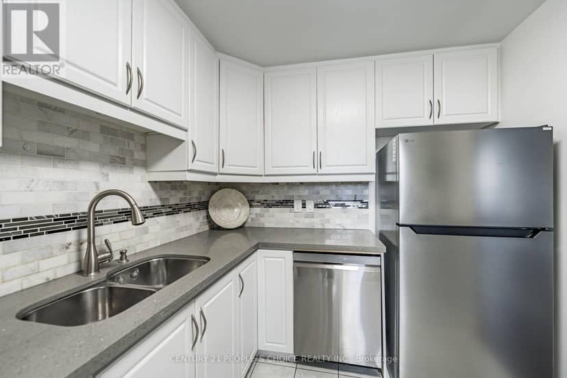 809 - 10 Edgecliffe Golfway — photo 19 of 28