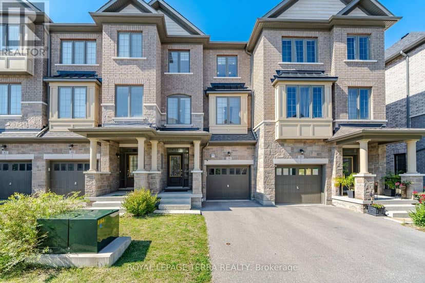 38 Hallmark Way, Whitby, photo 2