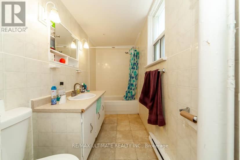 128 Elgin Street E — photo 10 of 40