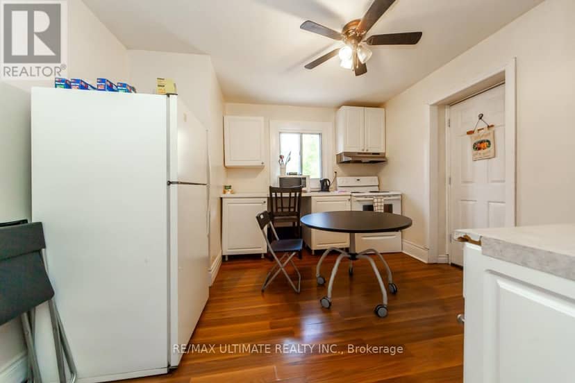 128 Elgin Street E — photo 13 of 40
