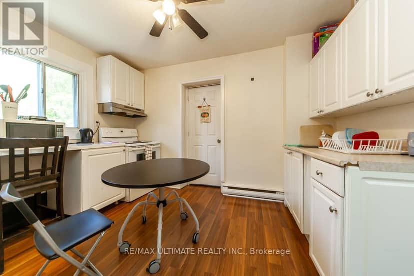128 Elgin Street E — photo 14 of 40