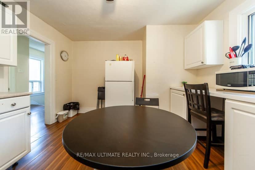 128 Elgin Street E — photo 15 of 40