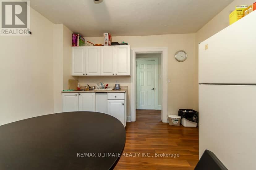 128 Elgin Street E — photo 16 of 40