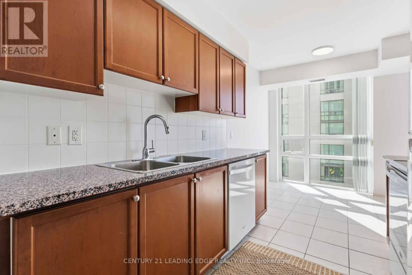 1109 - 88 Grangeway Avenue — photo 12 of 39