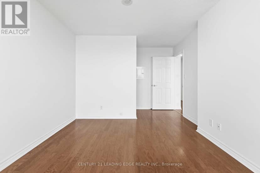 1109 - 88 Grangeway Avenue — photo 26 of 39