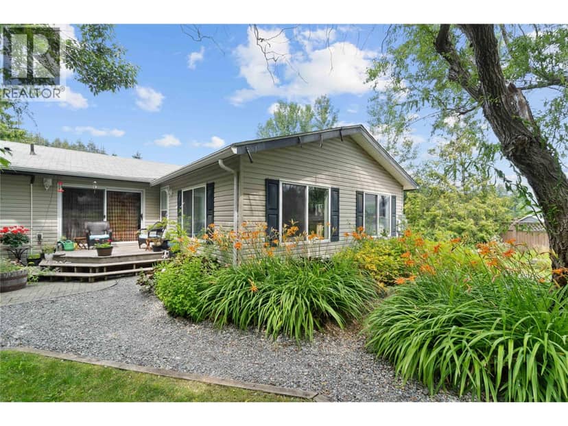4421 73 Avenue NE, Salmon Arm