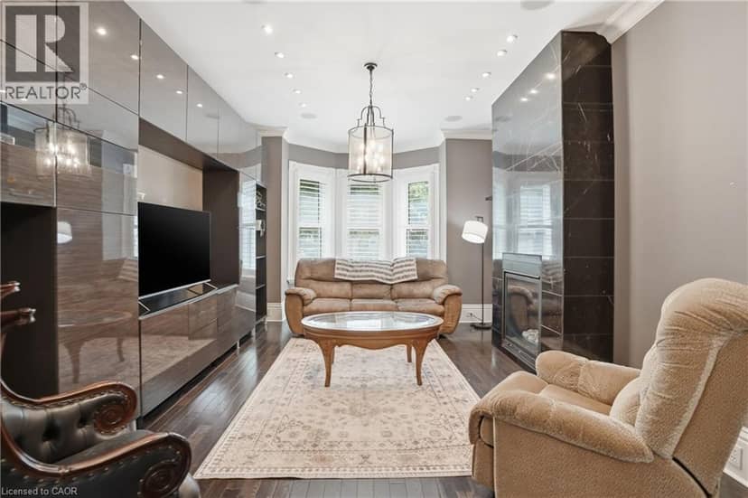 86 OAK Street — photo 3 of 22