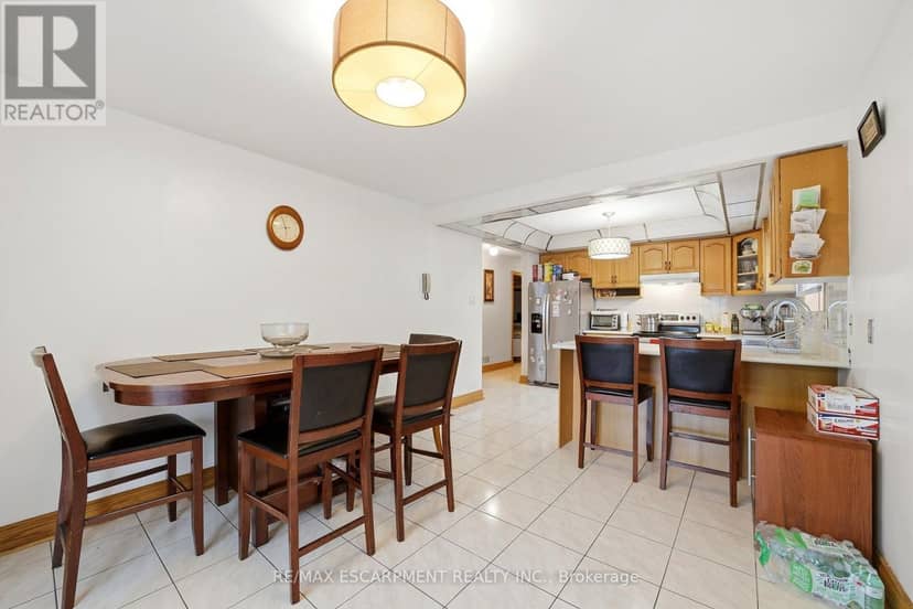 277 Harvie Avenue, Toronto, photo 8