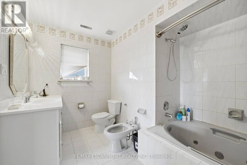 277 Harvie Avenue — photo 9 of 40