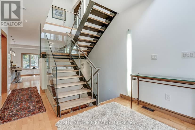 17 Ashfield Drive, Toronto, photo 4