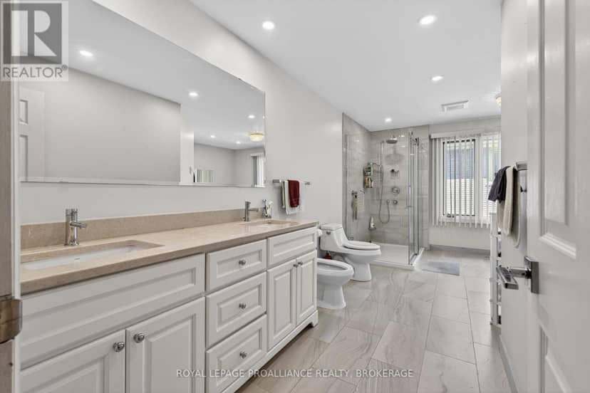 542 Rankin Crescent — photo 23 of 40