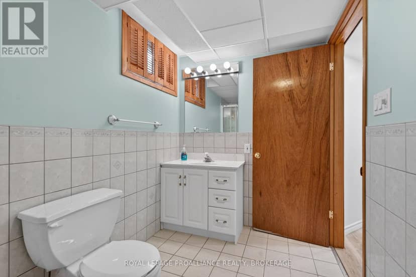 542 Rankin Crescent — photo 37 of 40