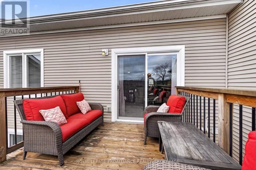 146 Britannia Crescent — photo 17 of 35