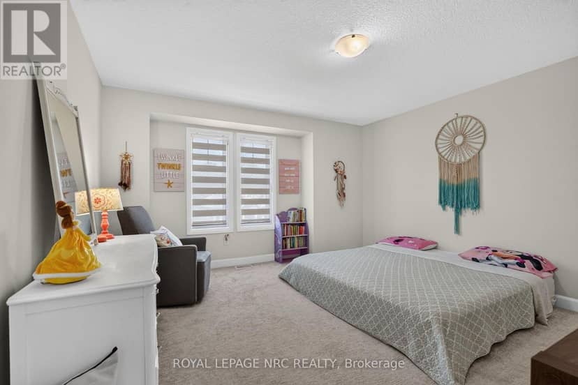 2 Beachwalk Crescent — photo 23 of 30
