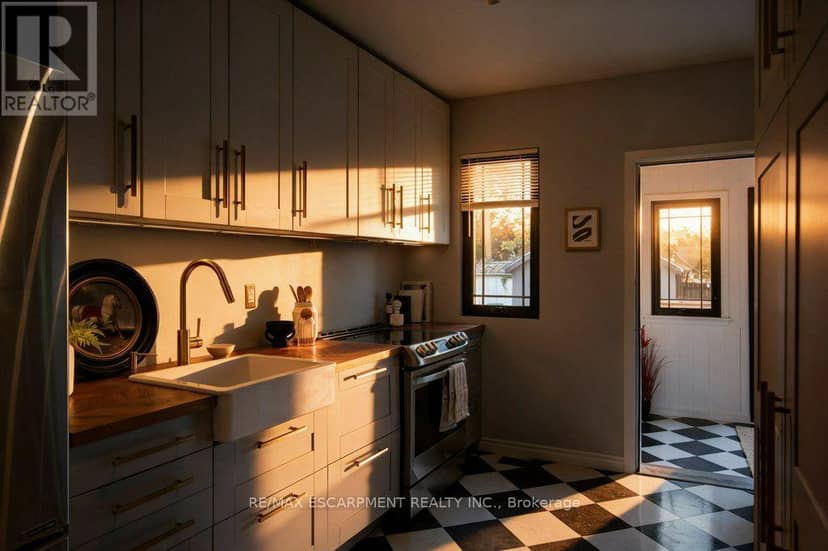101 Cope Street — photo 19 of 40