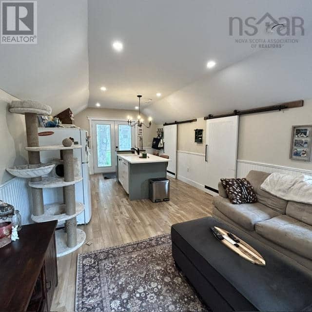 45 St. Phillips Street — photo 7 of 11