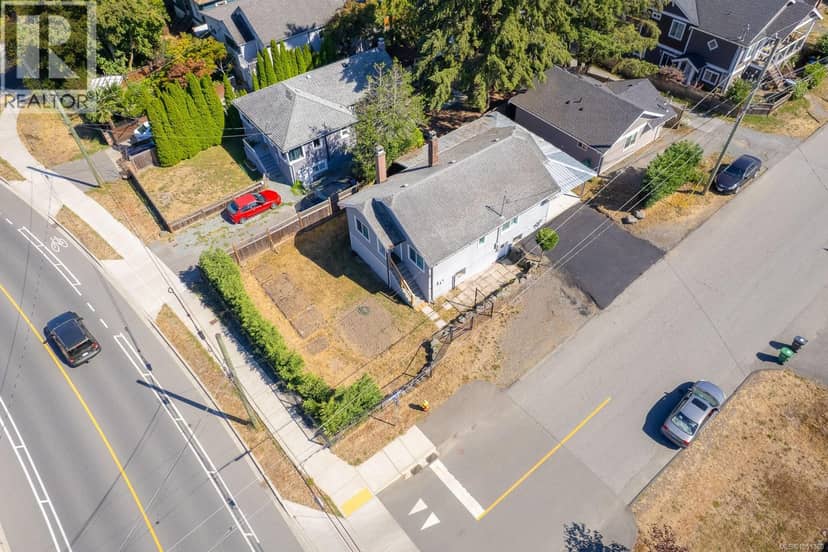 15 Fourth St — photo 1 of 40