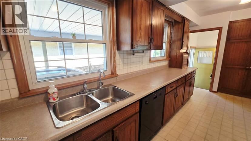 627 KRUG Street, Kitchener, photo 4