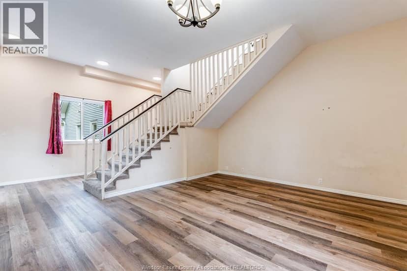 171 Edgar STREET — photo 12 of 36