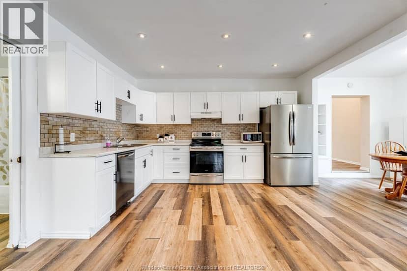 171 Edgar STREET — photo 4 of 36