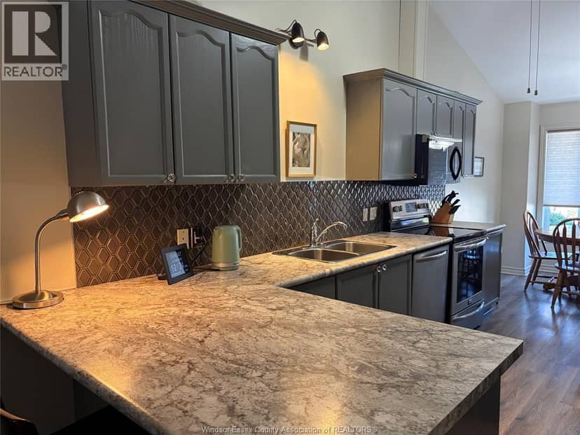 24 Erie Glen Crescent, Leamington, photo 2