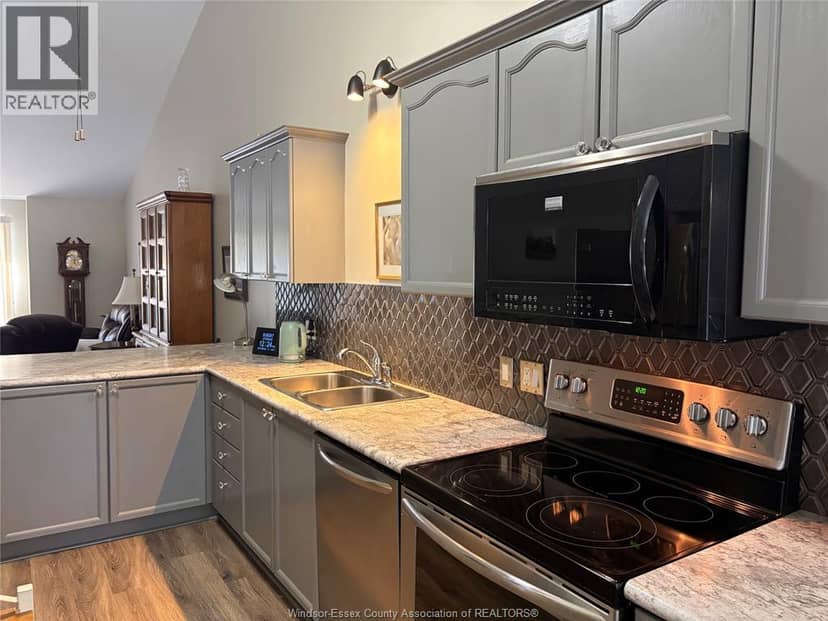 24 Erie Glen Crescent, Leamington, photo 4