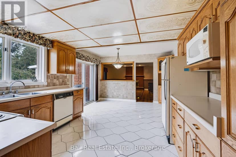 793 Hewitt Drive — photo 11 of 40