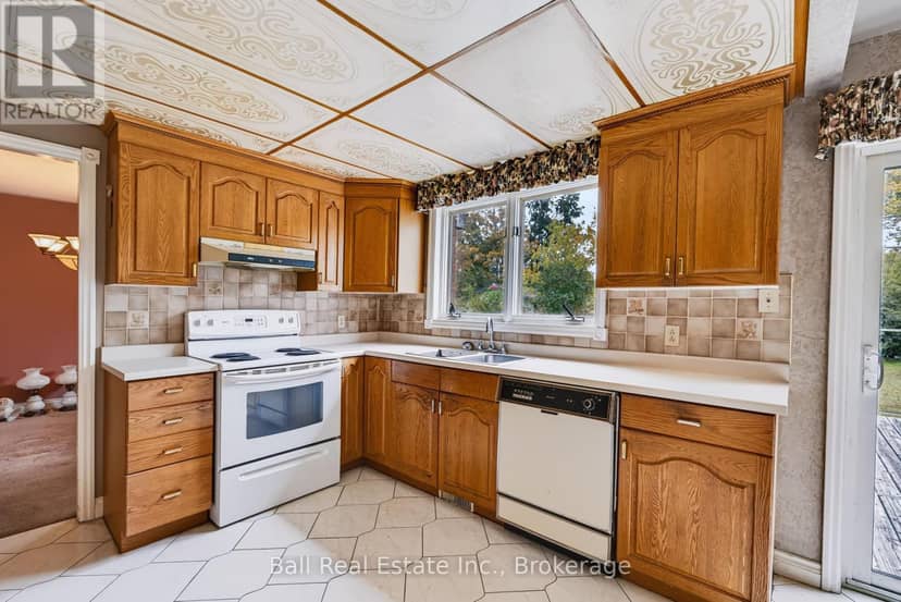 793 Hewitt Drive — photo 13 of 40