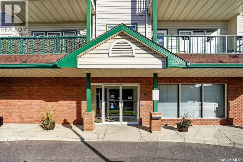 402 205 McIntyre STREET N, Regina, photo 2