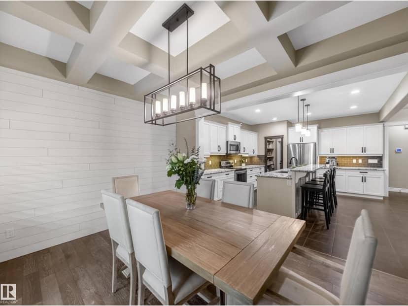 5608 Soleil Bv — photo 14 of 40