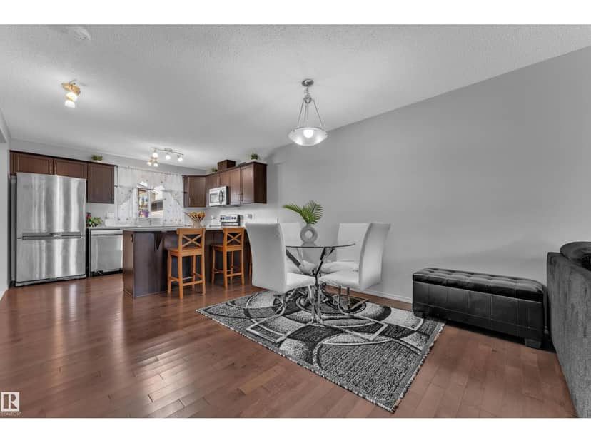 3036 Arthurs Cr SW — photo 10 of 39
