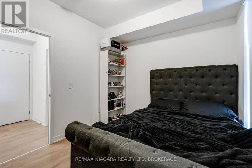 1419 - 10 Abeja Street — photo 16 of 39