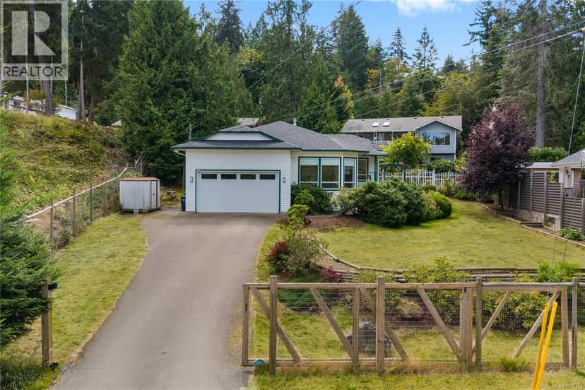 3104 Dolphin Dr, Nanoose Bay