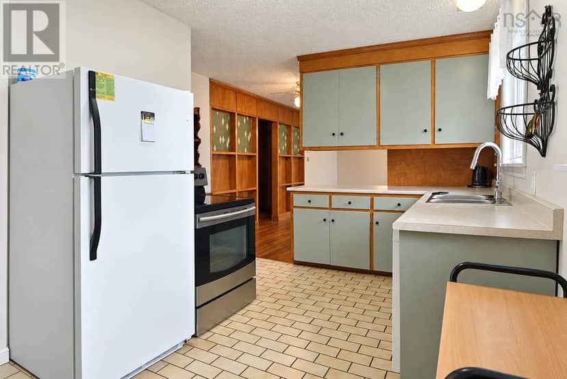 110 Park Street — photo 10 of 40