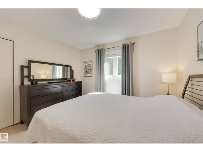 4904 11 AV NW — photo 12 of 40