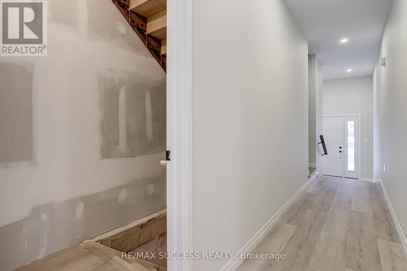147 Siebert Avenue — photo 39 of 40