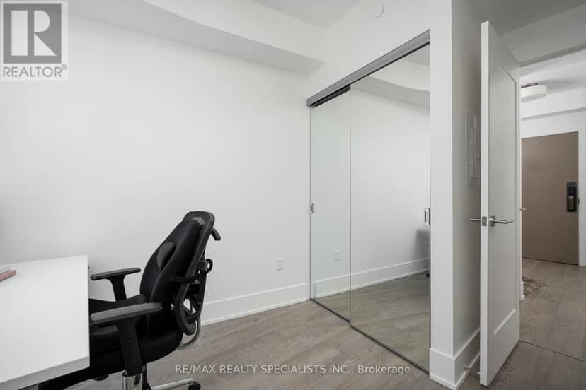 4303 - 10 York Street — photo 20 of 40