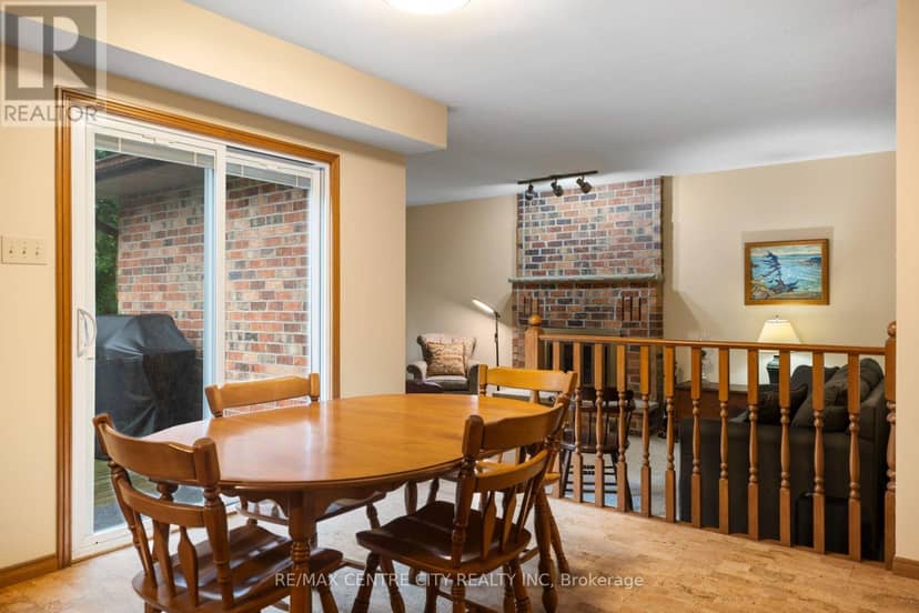 334 Canterbury Place — photo 11 of 32