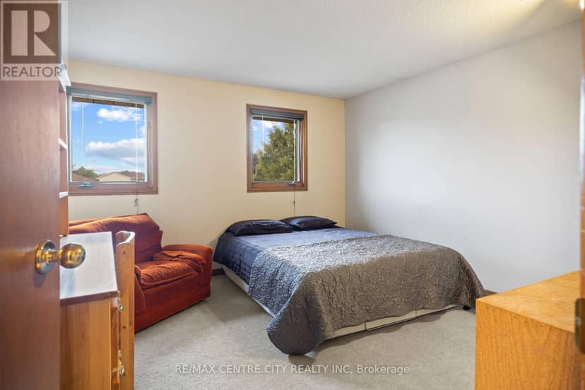 334 Canterbury Place — photo 16 of 32