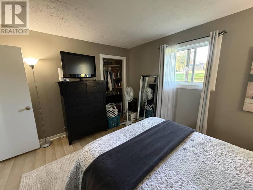 63A&B Brackley Point Road — photo 11 of 28