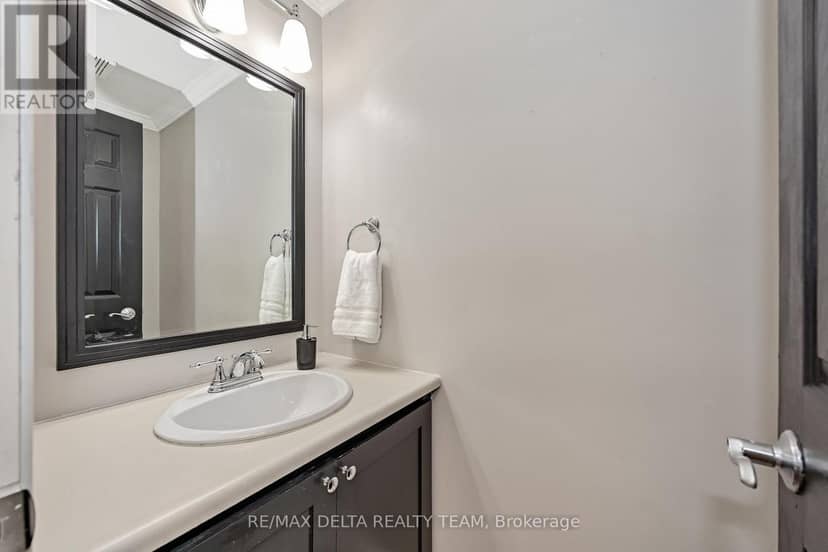 435 Duvernay Drive — photo 16 of 40